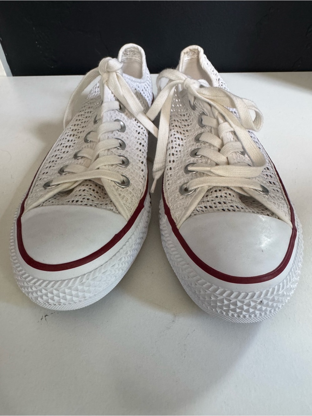 White Low-Top Mesh Lace-Up Sneakers with Red Stripe